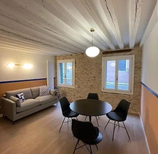 Cozy Apartment Near Biennale